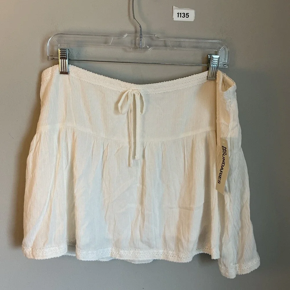 No Boundaries Winter White Peplum Skirt  XL (16-18)